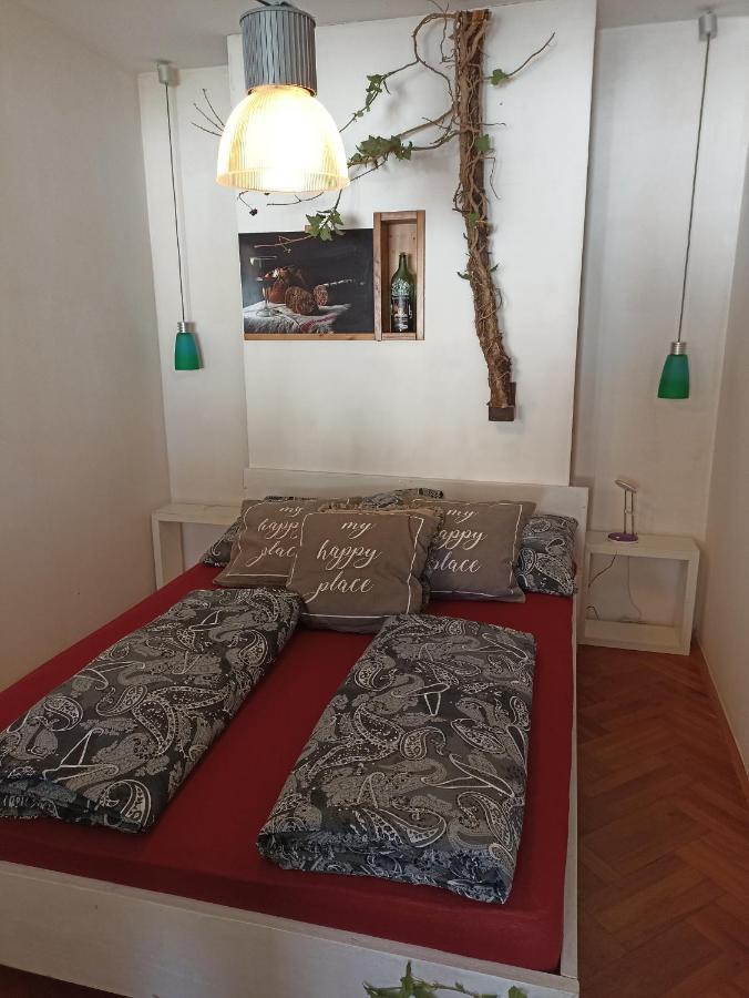 Uj Vilag Apartamento Harkány Exterior foto
