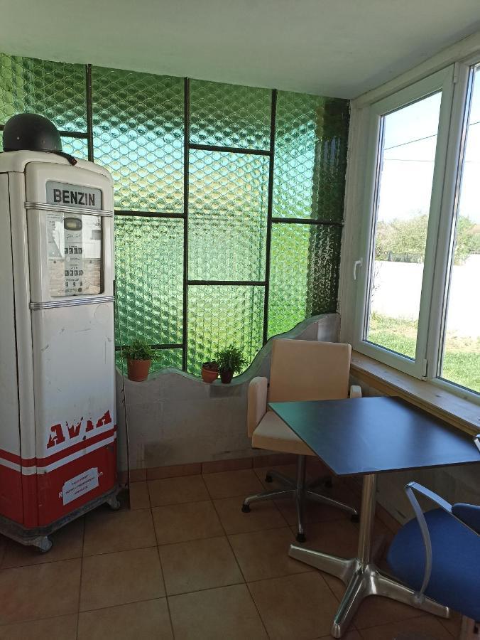Uj Vilag Apartamento Harkány Exterior foto